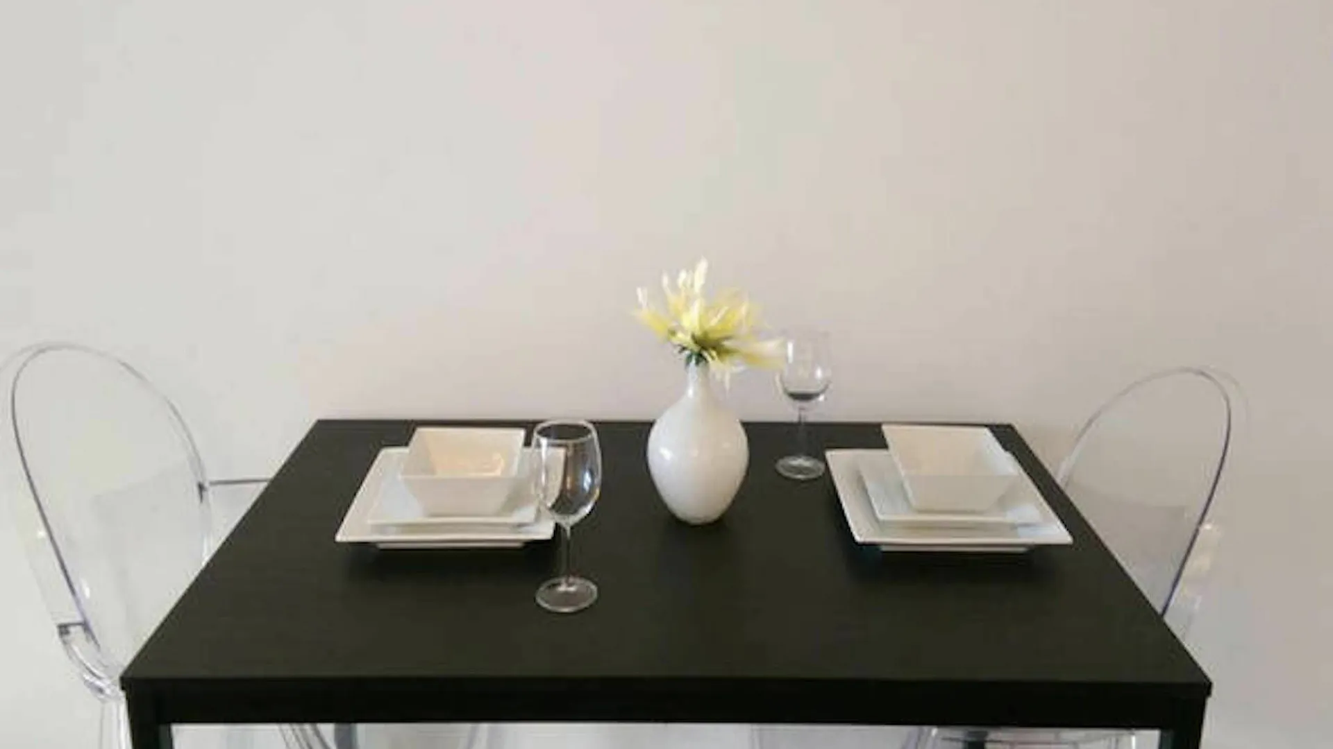**** Hotel Eg Suites - Stunning Condo Toronto Canada