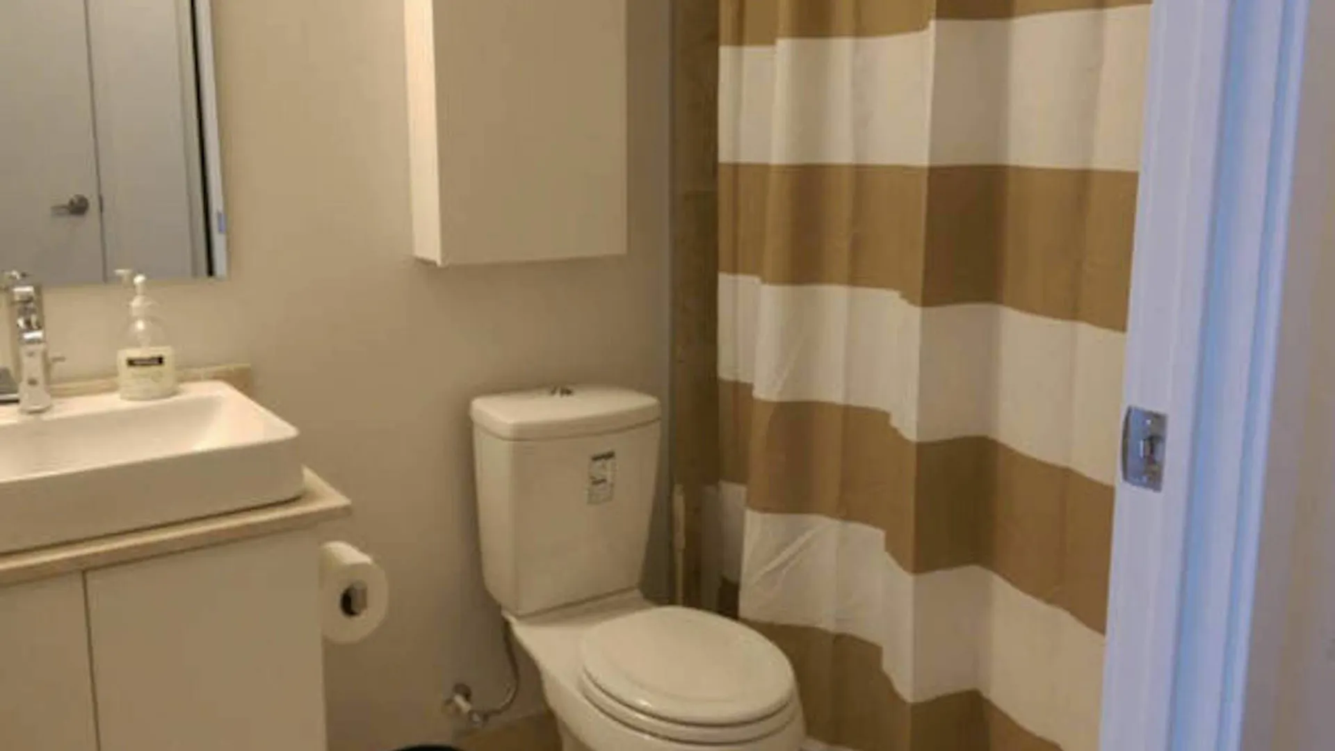 Eg Suites - Stunning Condo Toronto Hotel
