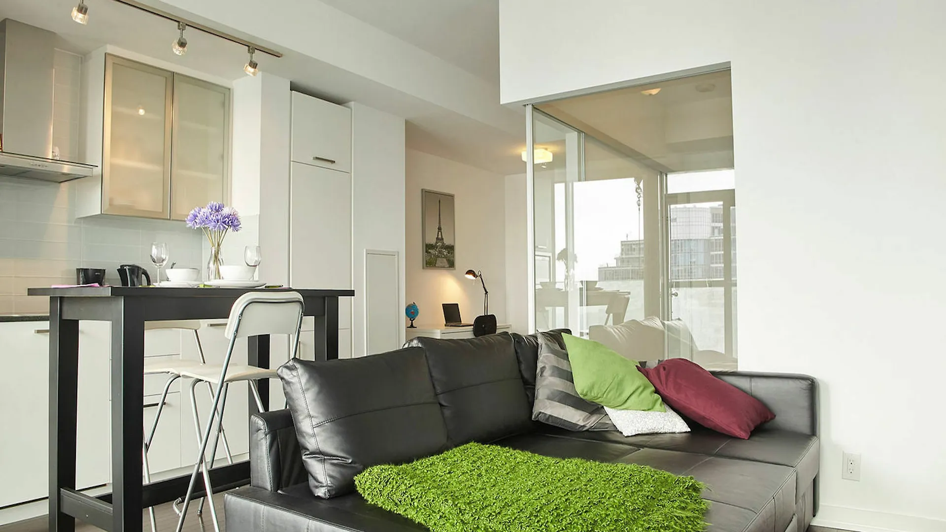 **** Hotel Eg Suites - Stunning Condo Toronto Canada