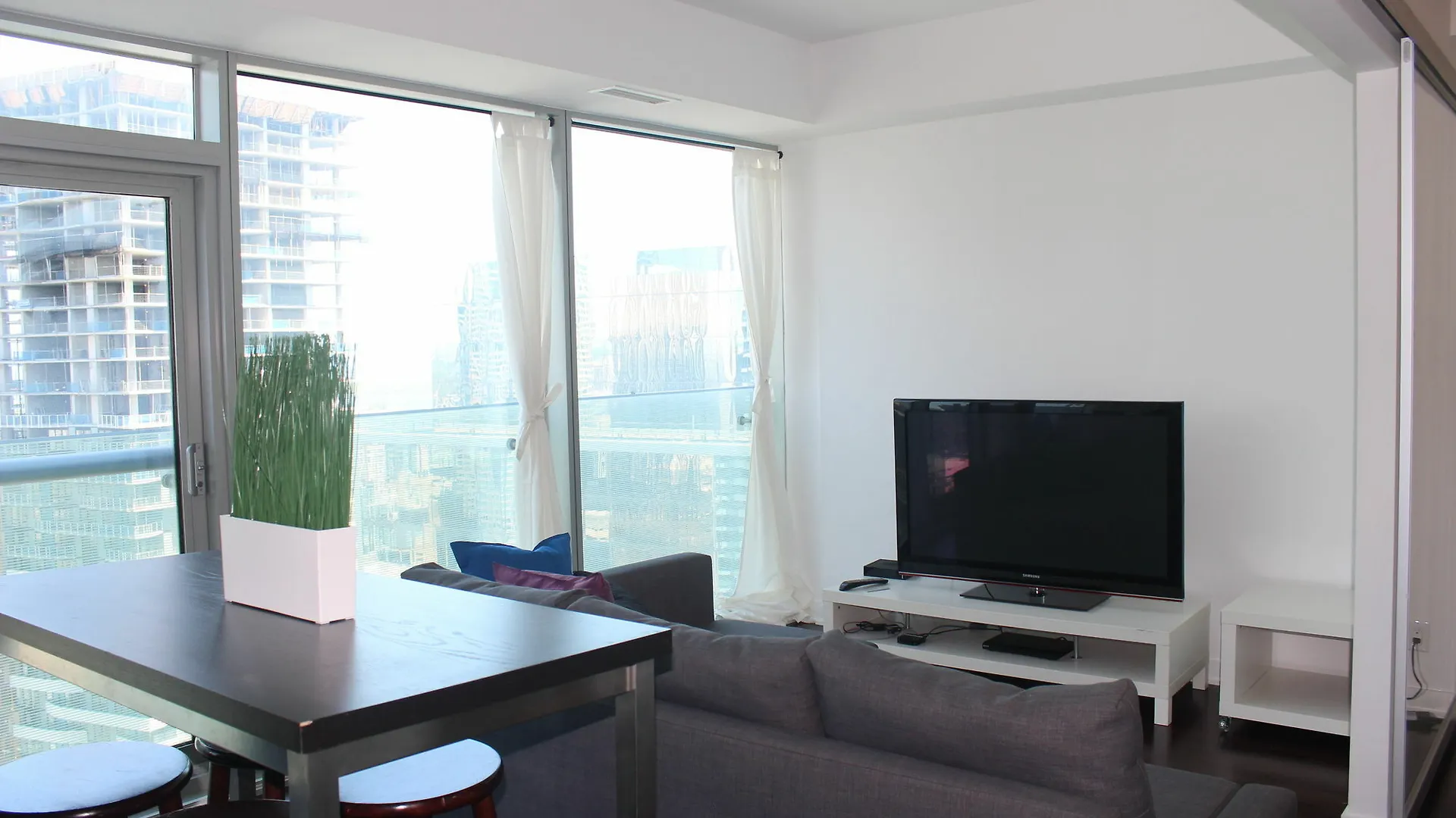 Eg Suites - Stunning Condo Toronto Canada
